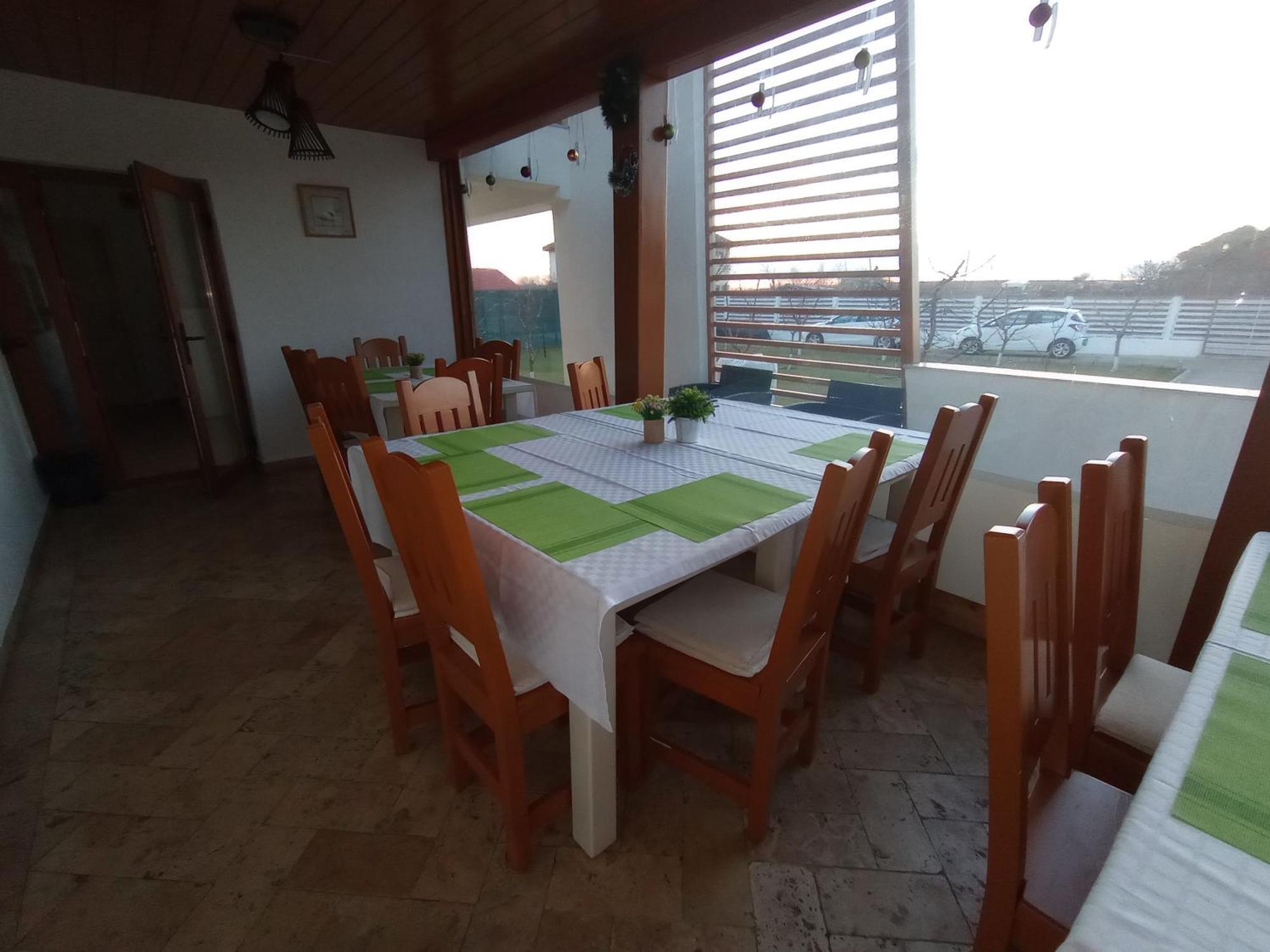 Pestele Ca Odinioara Farm stay *
