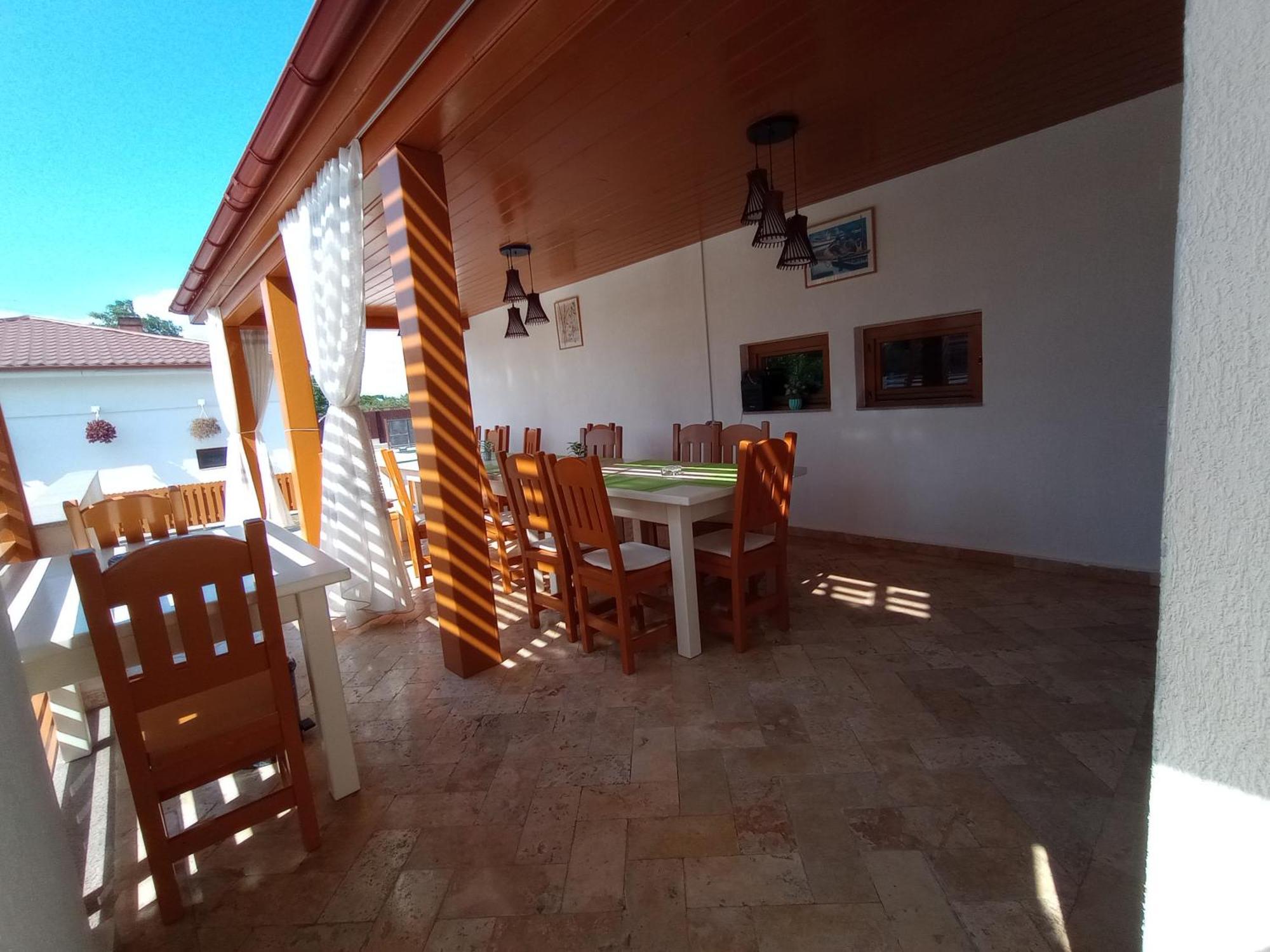 Pestele Ca Odinioara Farm stay